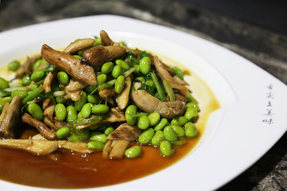 葱炒云南鸡脯蕈